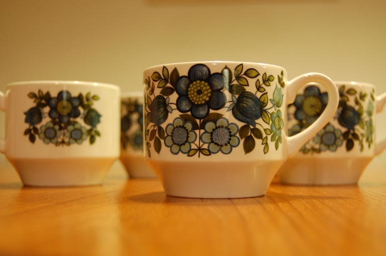Staffordshire pottery Midwinter Romany cups